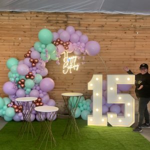 Decoración con globo y mobiliario 114