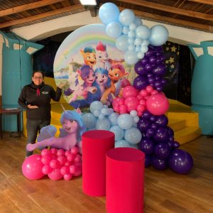 Decoración con globos y mobiliario 120 pequeño pony